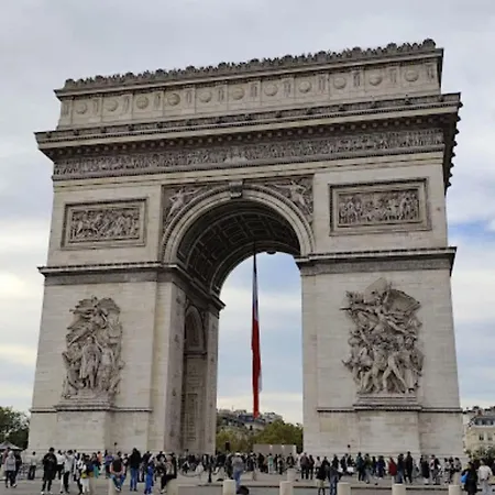 Beautiful Flat Monceau Champs élysée Paris