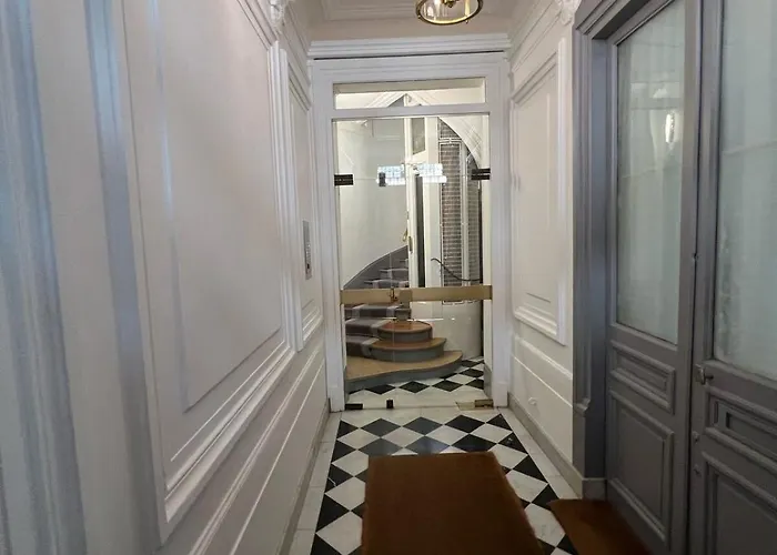 Beautiful Flat Monceau Champs Elysee * 파리