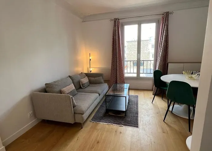 Beautiful Flat Monceau Champs Elysee