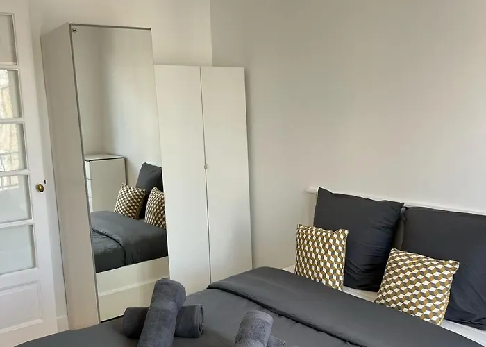 Beautiful Flat Monceau Champs Elysee