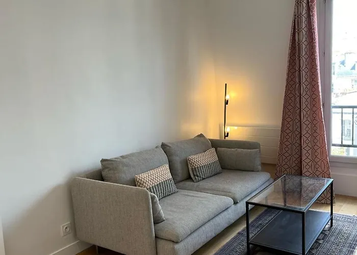 Beautiful Flat Monceau Champs Elysee 아파트 *